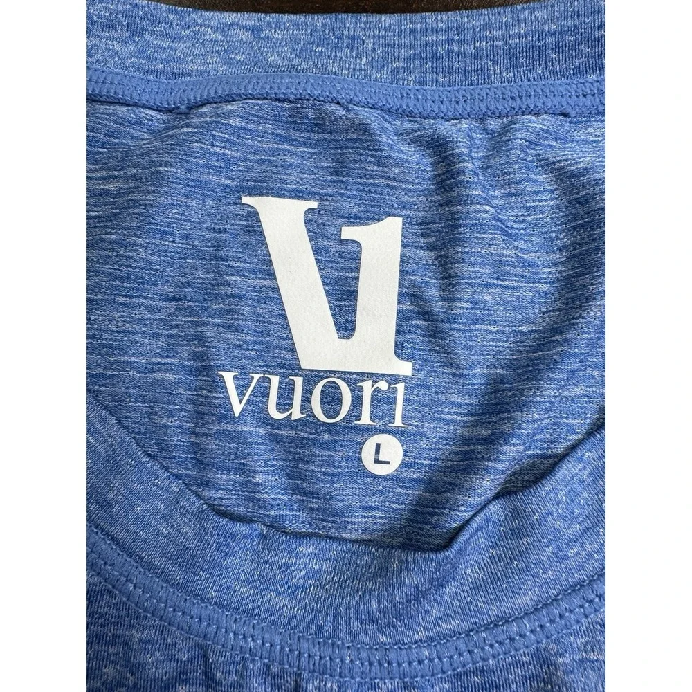 Vuori Tradewind Performance Shirt Mountain Logo Short Sleeve Blue Heather Mens L